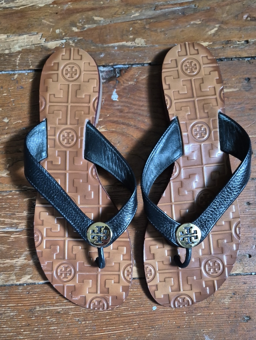 Tory Burch Black Leather Thong Sandals with Brown Logo-Patterned Footbed